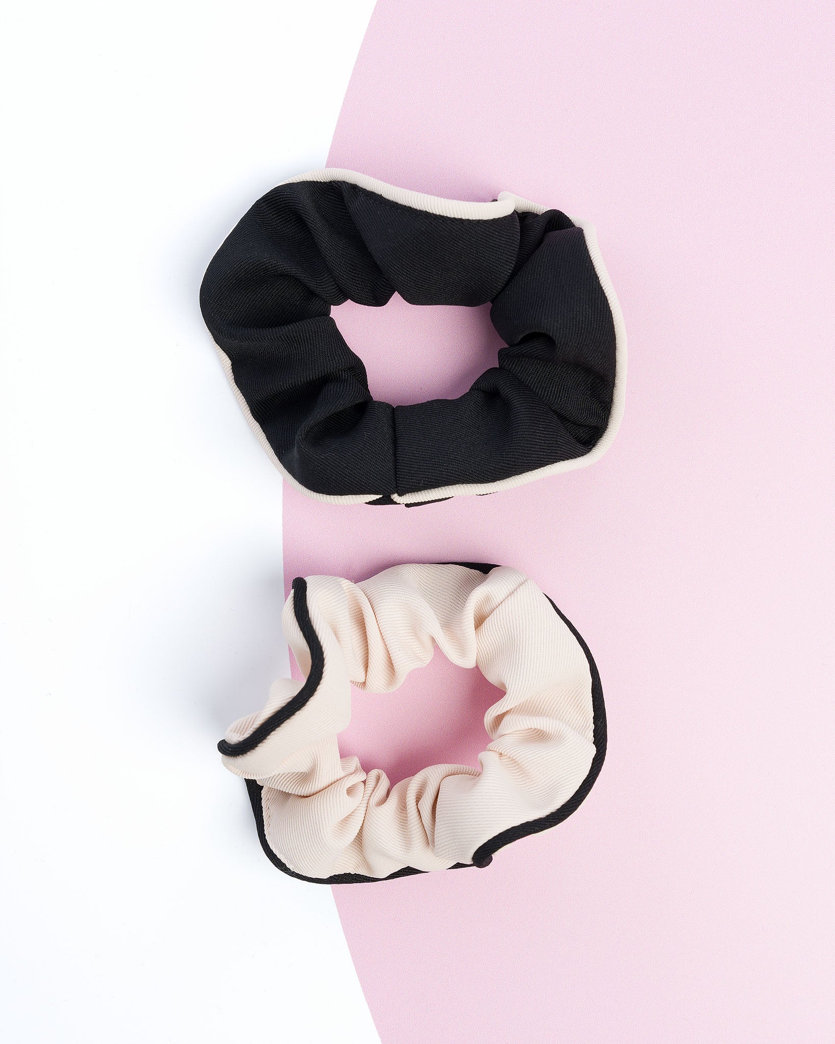 52 56 552 Brushworks Black & White Contrast Scrunchies OOP (1).jpg