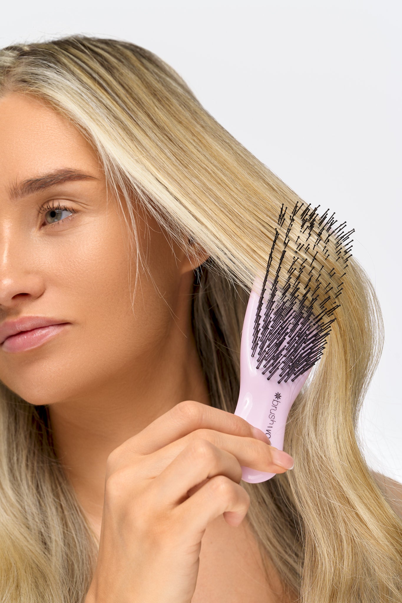 52 56 557 Brushworks Easyglide Detangling Brush MS (4).jpg