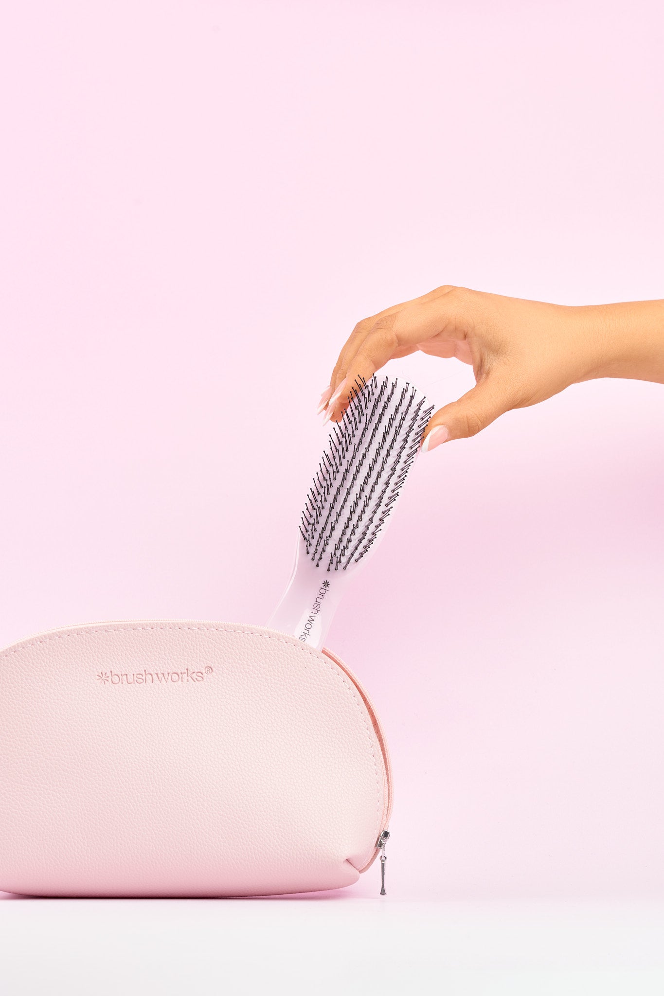 52 56 557 Brushworks Easyglide Detangling Brush OOP (5).jpg