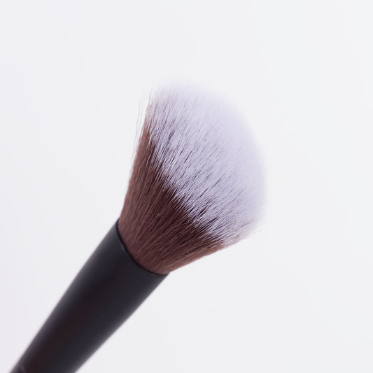 52 56 558 Brushworks No. 26 Angled Contour Brush OOP (1).jpg