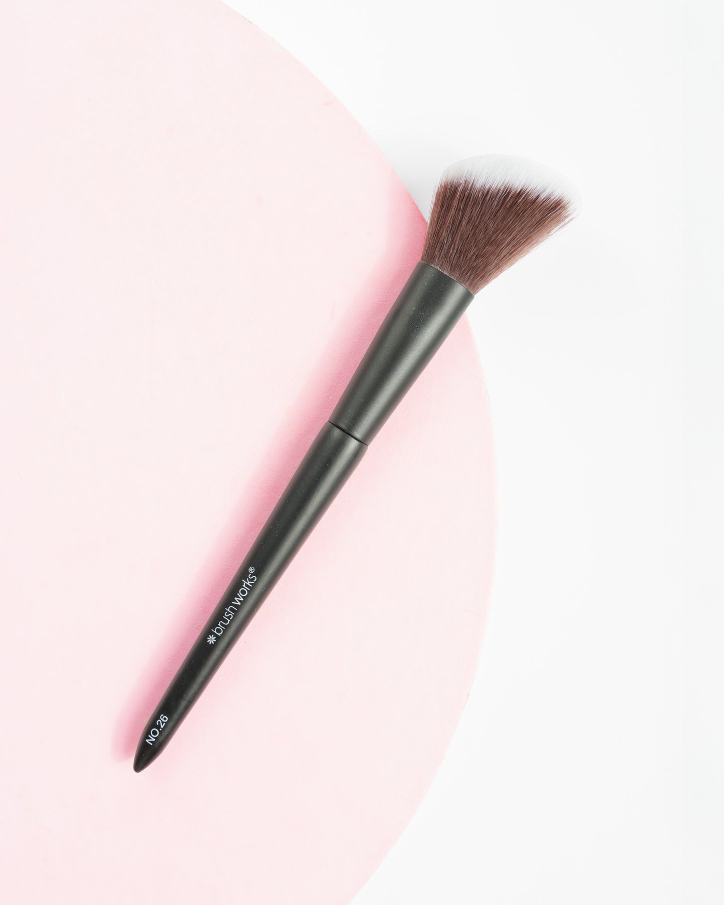52 56 558 Brushworks No. 26 Angled Contour Brush OOP (3).jpg