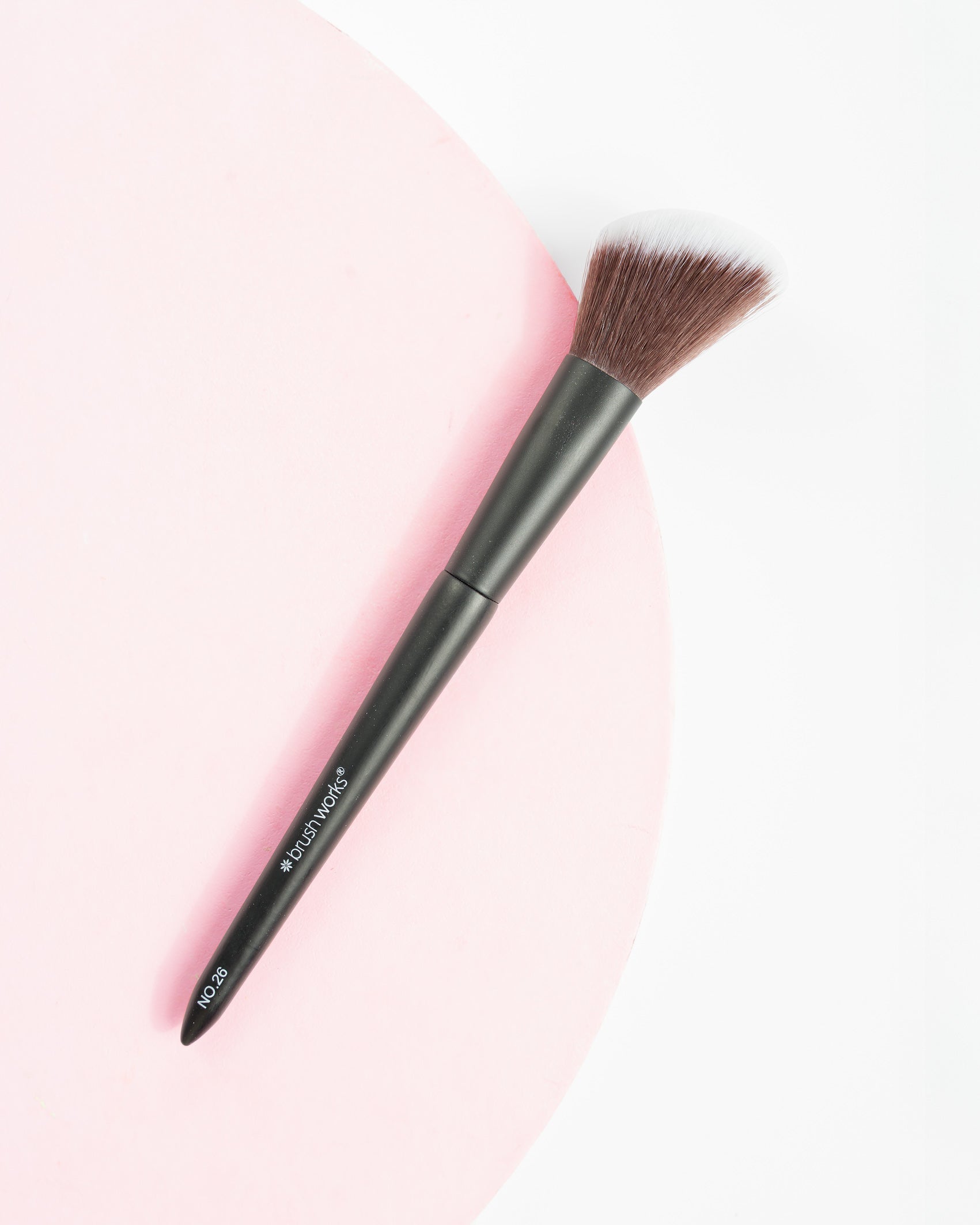 52 56 558 Brushworks No. 26 Angled Contour Brush OOP (3).jpg