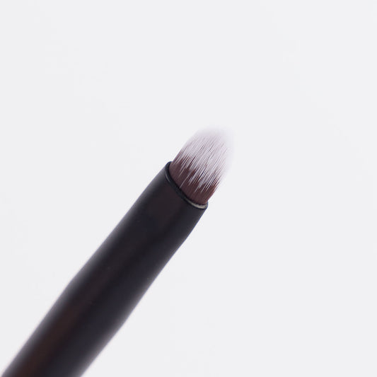 52 56 559 Brushworks No. 27 Precise Lip Brush OOP (1).jpg