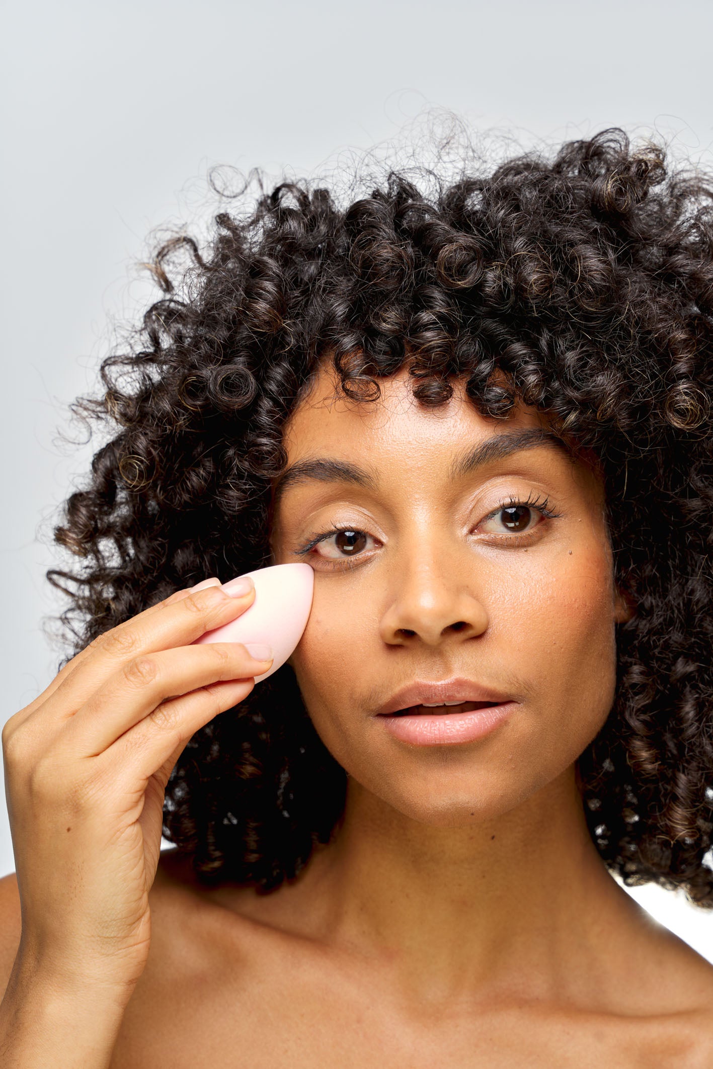 52 56 560 Brushworks Oval Precision Sponge MS (1).jpg