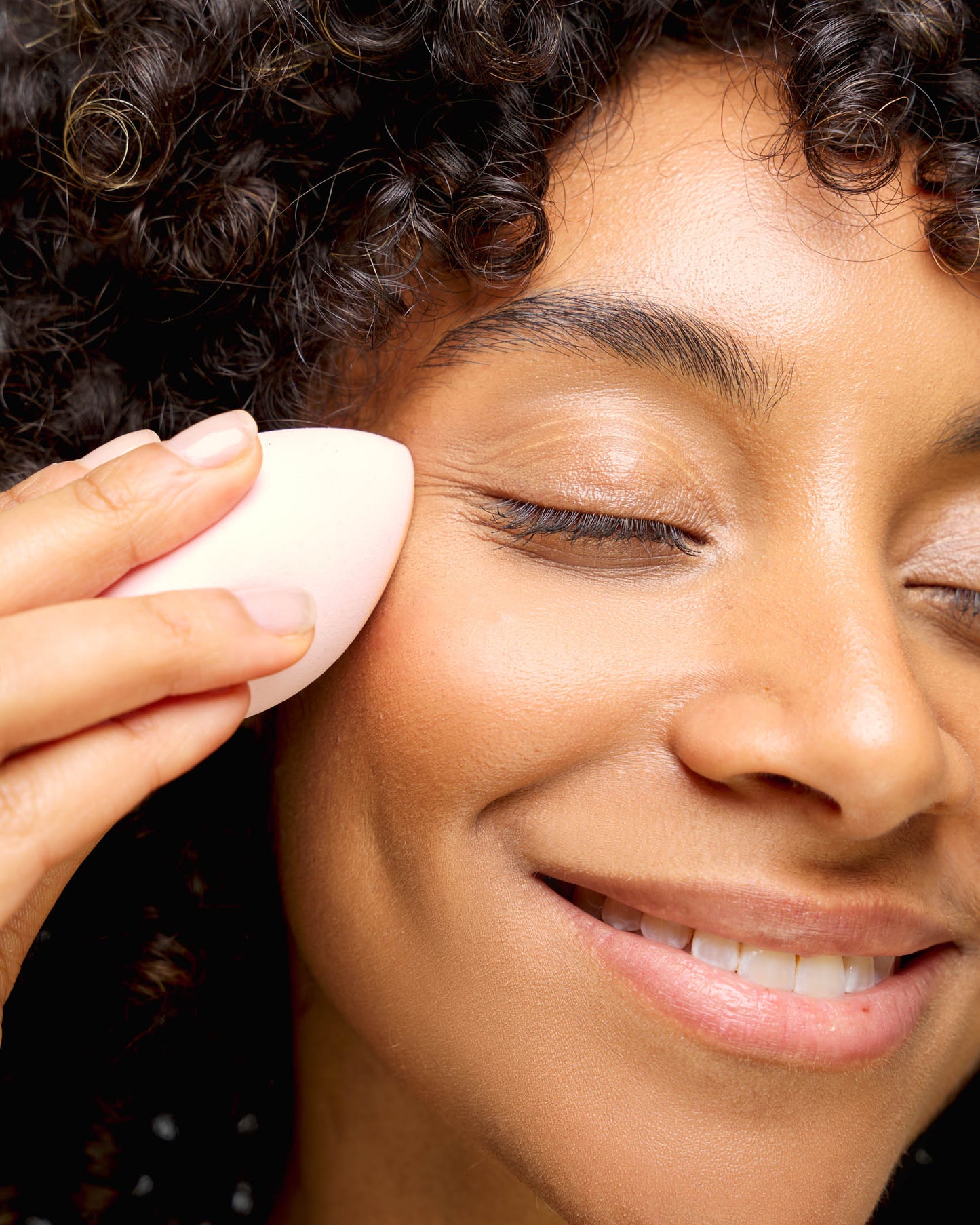 52 56 560 Brushworks Oval Precision Sponge MS (2).jpg