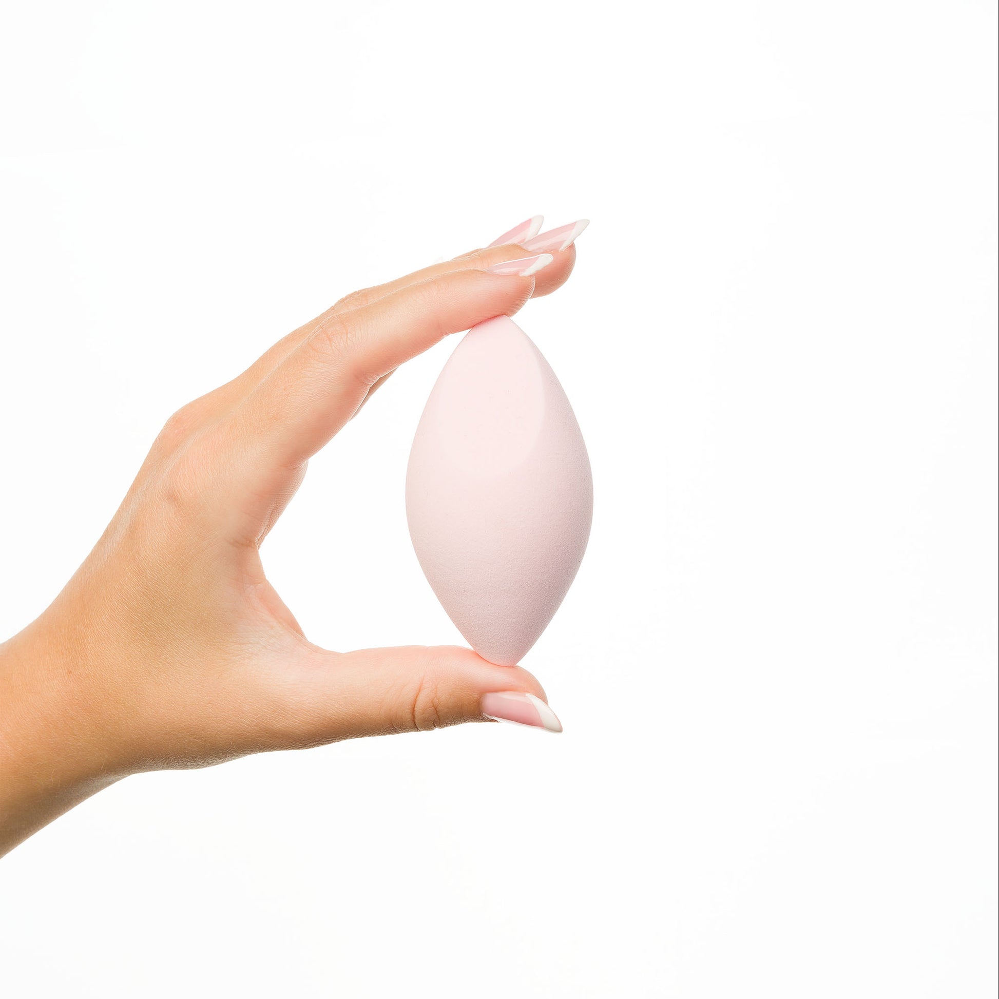 52 56 560 Brushworks Oval Precision Sponge (dry).jpg