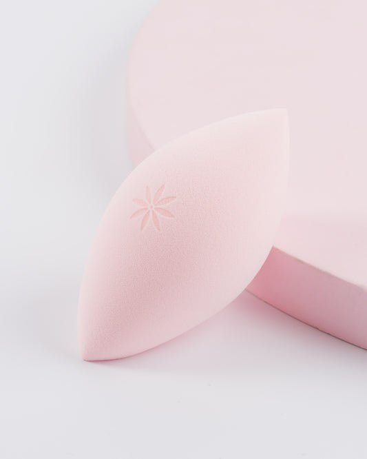 52 56 560 Brushworks Precision Oval Complexion Sponge OOP (3).jpg