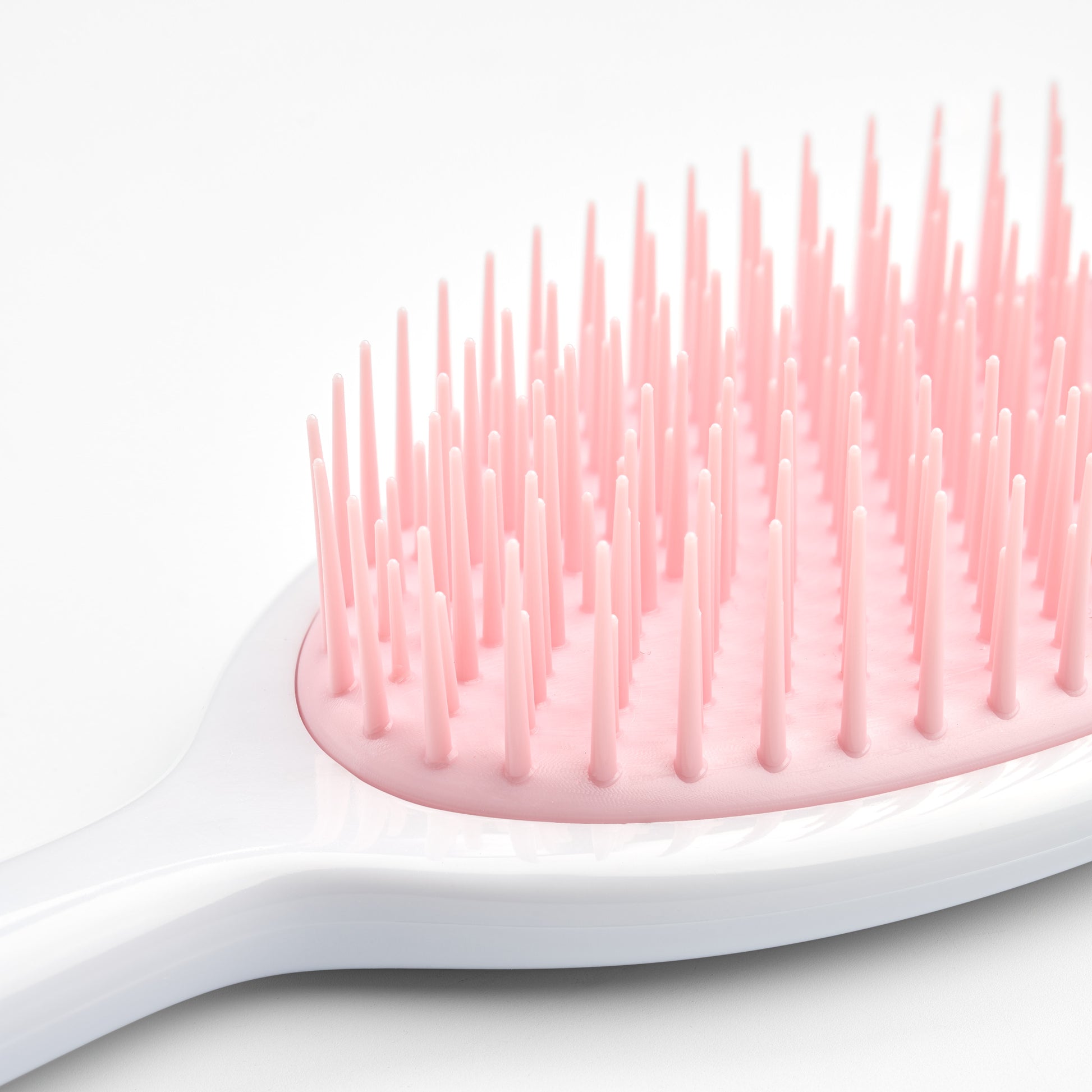 52 56 567 Brushworks Wet Detangling Hair Brush OOP (1).jpg