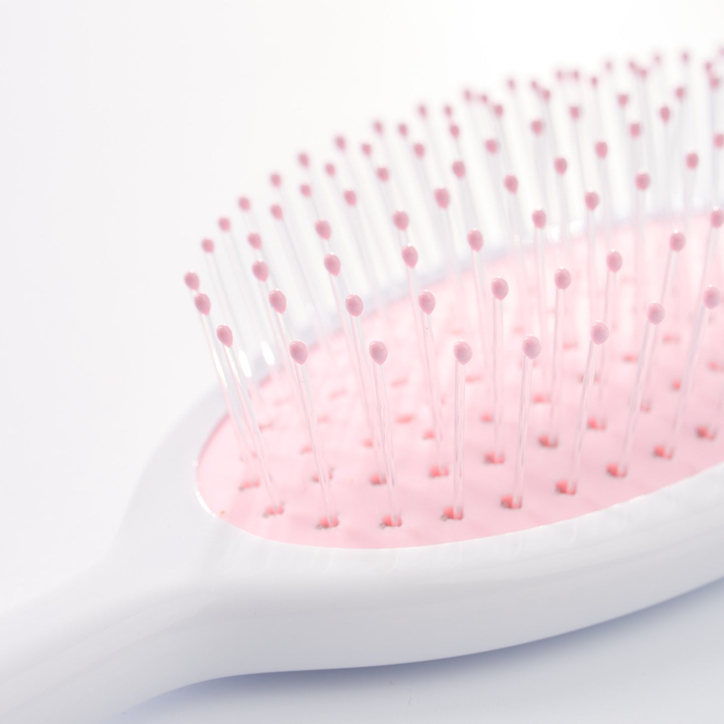 52 56 568 Brushworks Travel Detangling Hair Brush OOP (1).jpg