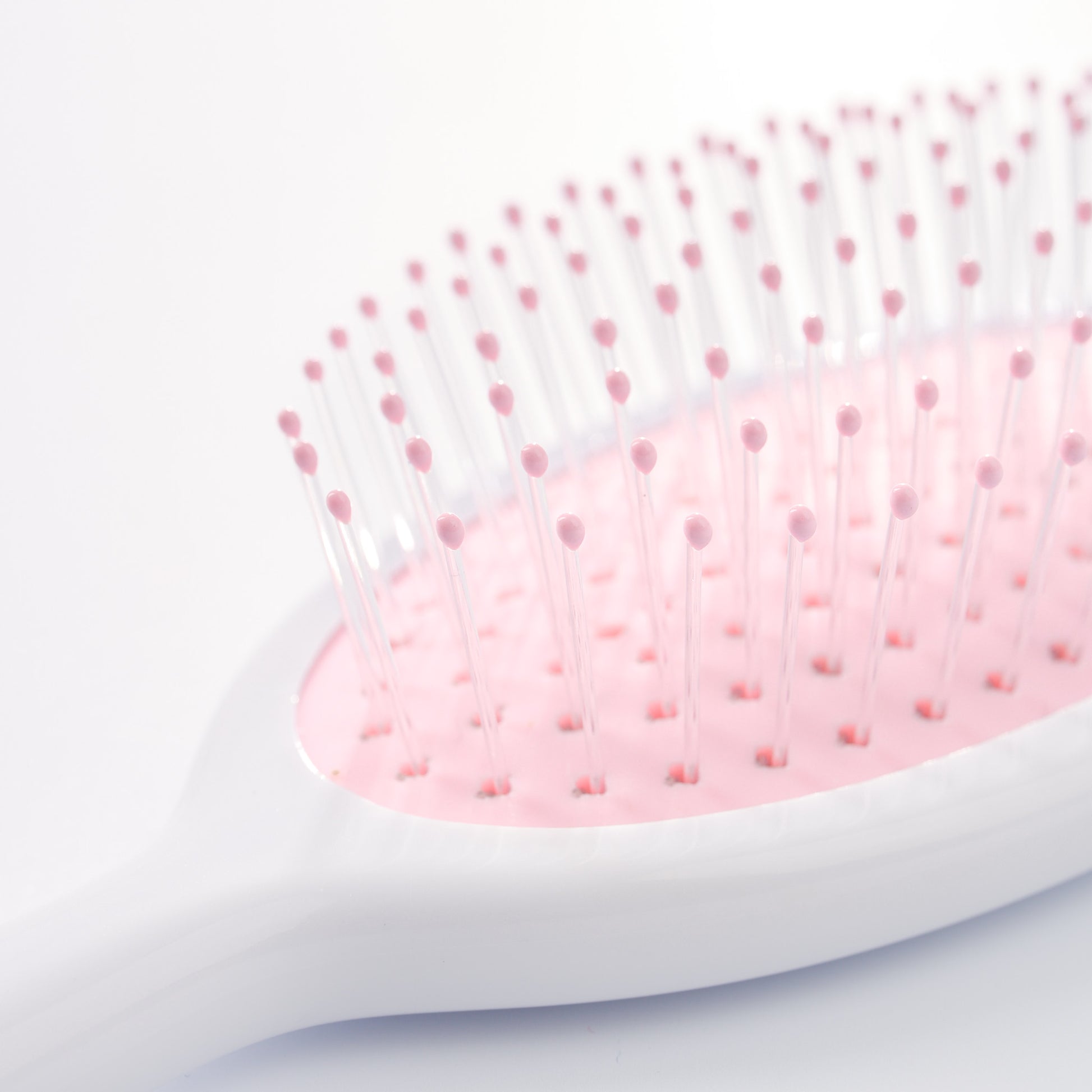 52 56 568 Brushworks Travel Detangling Hair Brush OOP (1).jpg