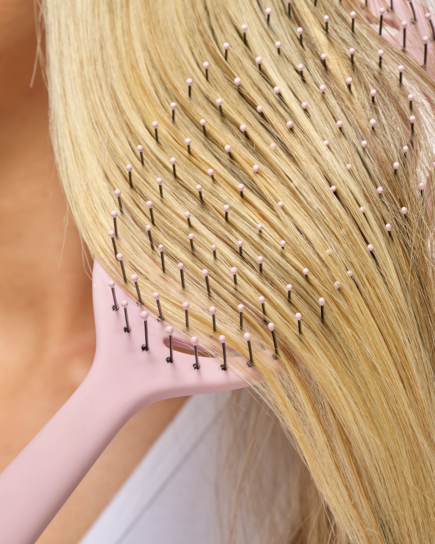 52 56 575 Brushworks Flexi Oval Detangling Hair Brush MS.jpg