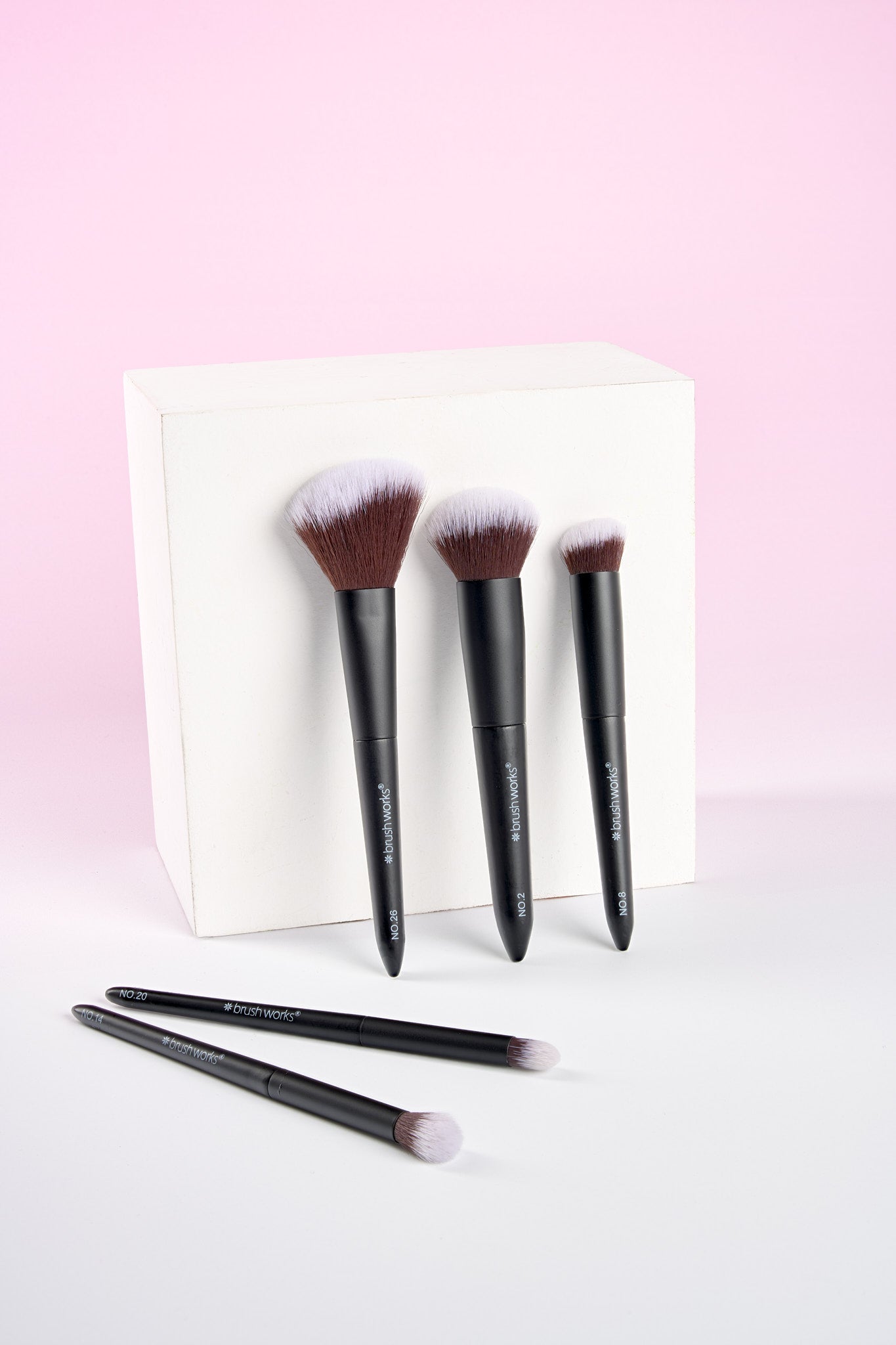 52 56 584 Brushworks On The Go Travel Makeup Brush Set OOP (1).jpg
