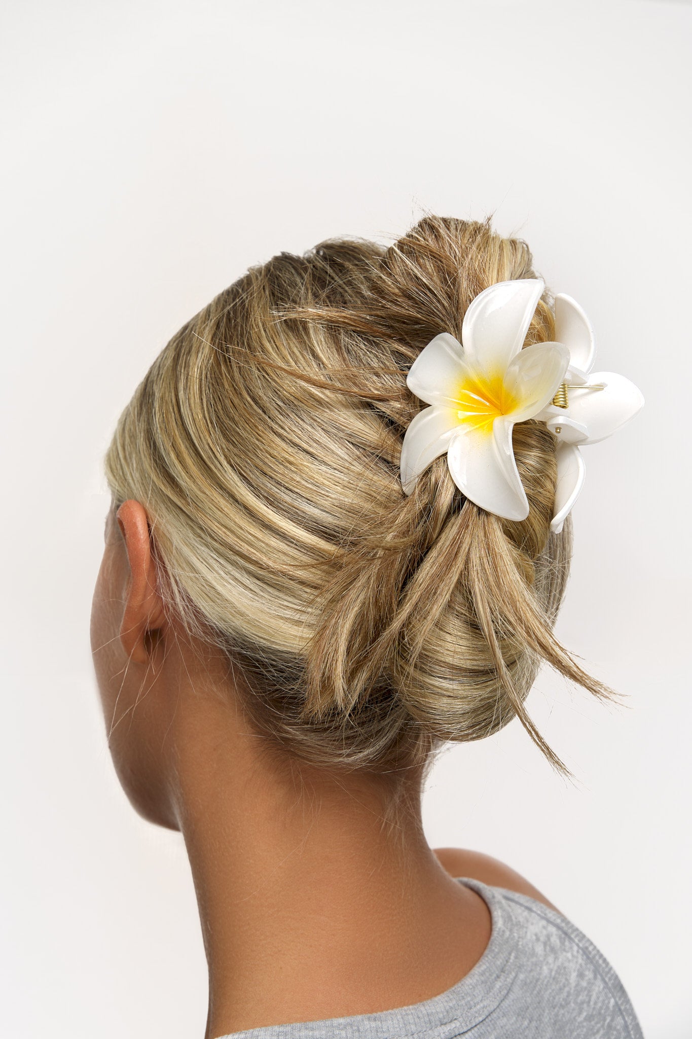 52 56 589 Brushworks Tropical Flower Claw Clips MS (1).jpg