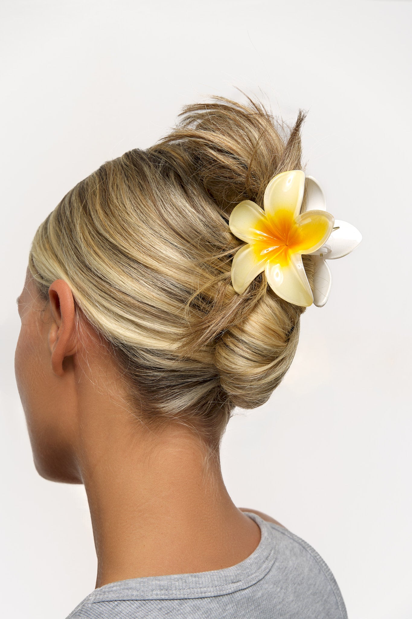 52 56 589 Brushworks Tropical Flower Claw Clips MS (2).jpg