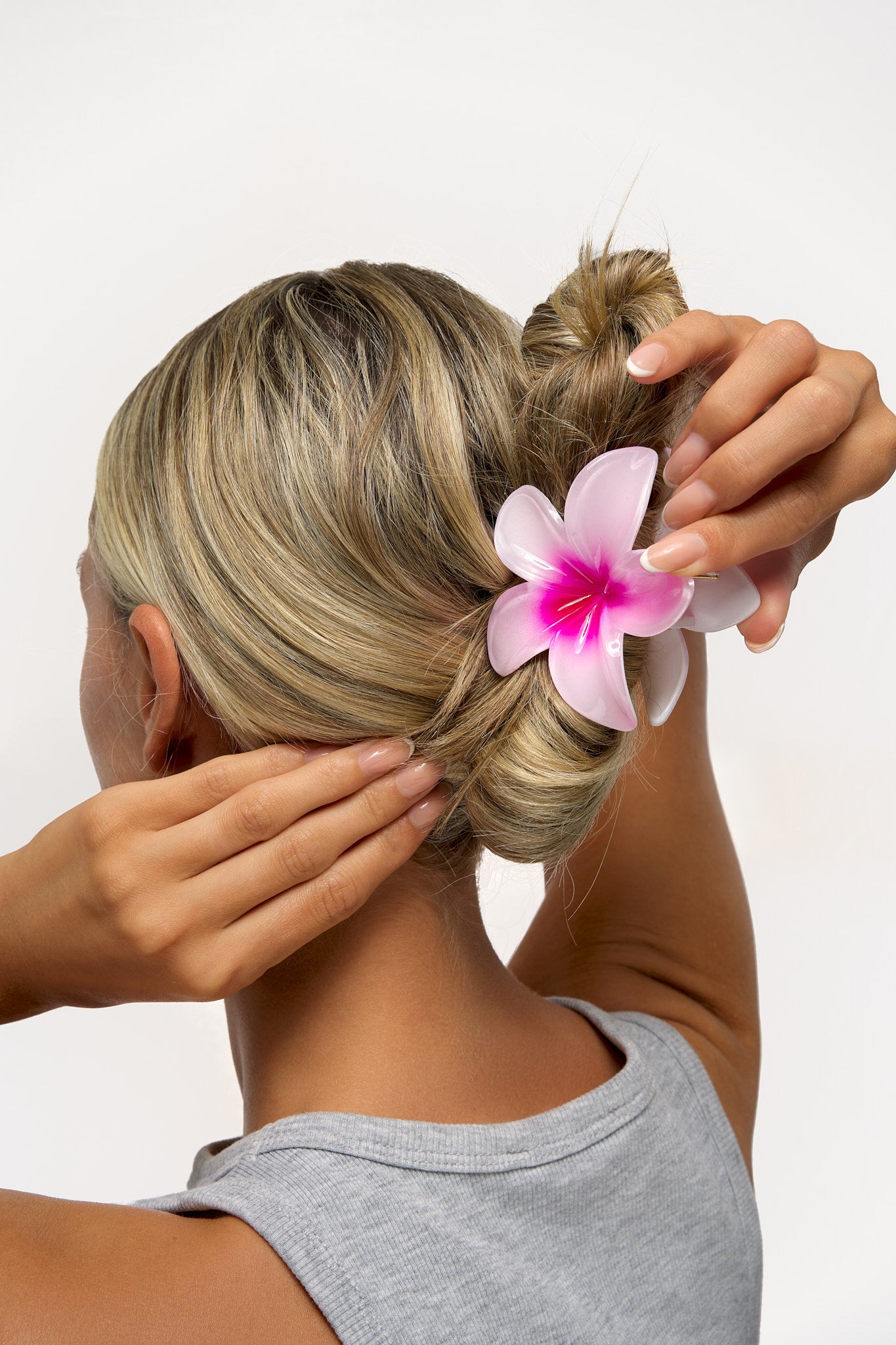 52 56 589 Brushworks Tropical Flower Claw Clips MS (4).jpg
