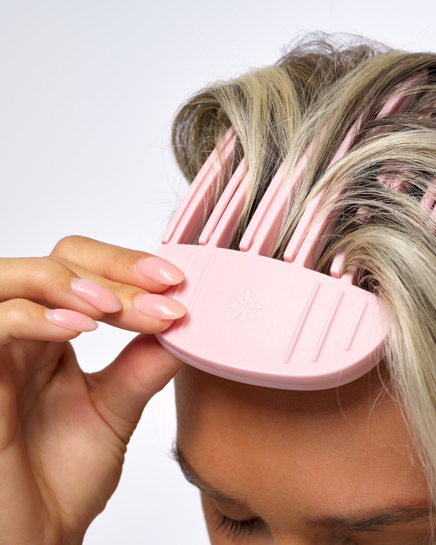 52 56 594 Brushworks Volumising Hair Clips MS.jpg