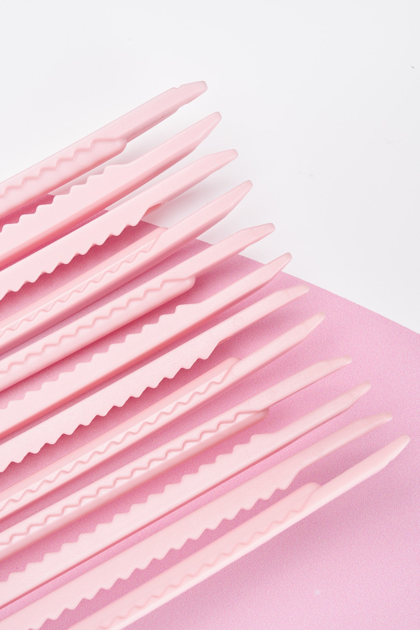 52 56 594 Brushworks Volumising Hair Clips OOP (2).jpg