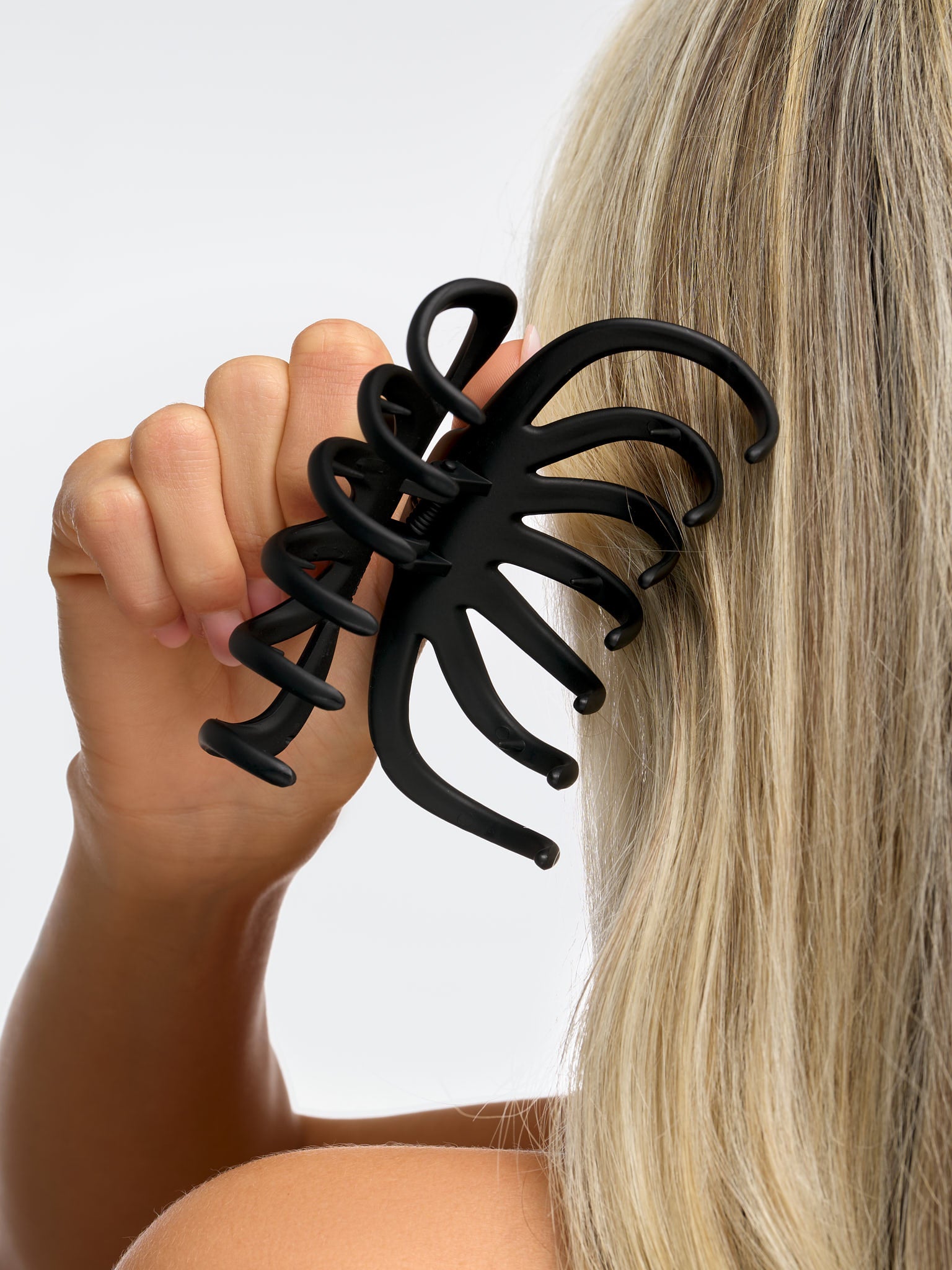 52 56 608 Brushworks Matte Octopus Claw Clips MS (1).jpg