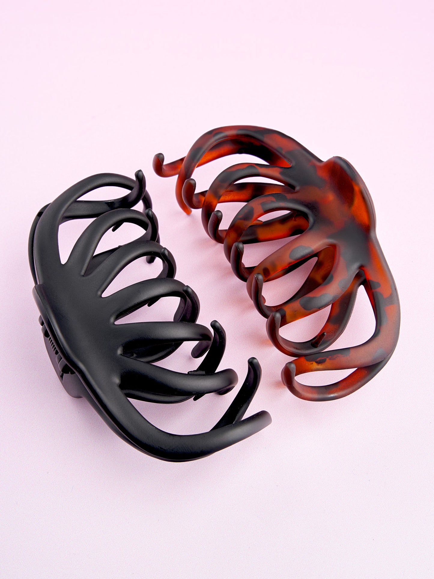 52 56 608 Brushworks Matte Octopus Claw Clips OOP (1).jpg